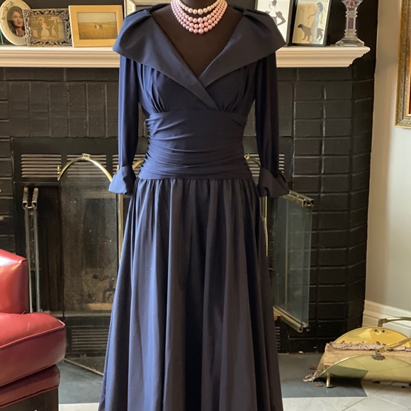 Navy formal dress sz 10 - Picture 3 of 12